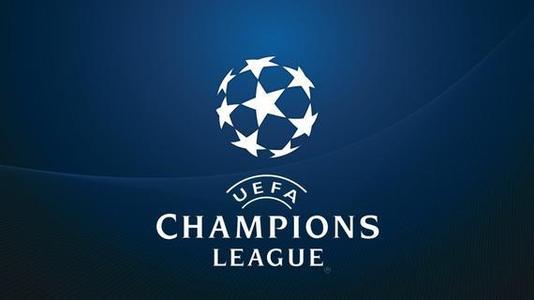 按照泳池内 按照泳池内